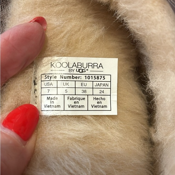 Koolaburra by UGG Brown Suede Winter Boots with Fur Accents bow details - Picture 6 of 6